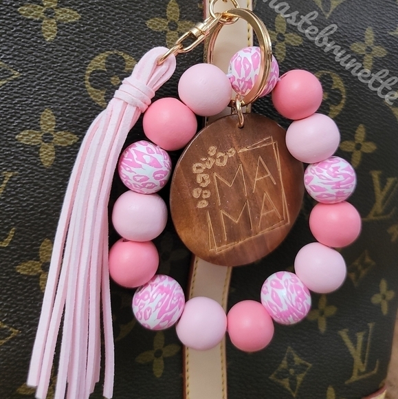 Wooden Beaded Mama Keychain Bag Charm With Pink Tassel - Picture 9 of 13